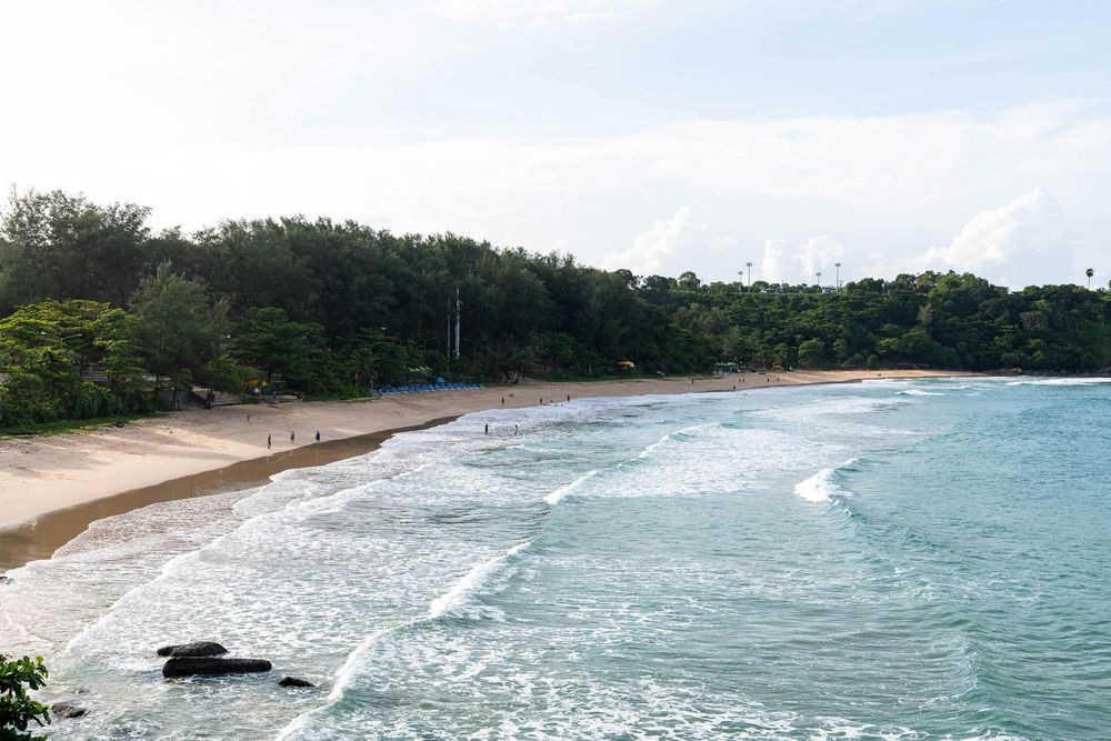 beaches, high value tourism trends, premium cabin stillness, Bose noise canceling headsets, regional destination logistics.