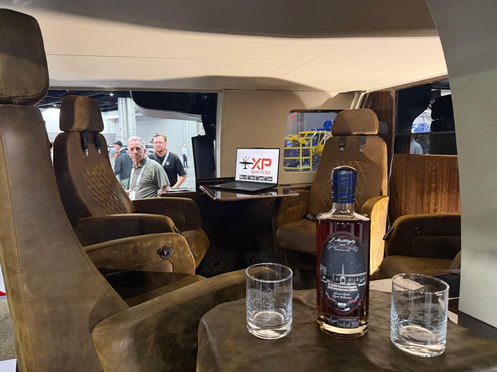 Vertical Luxury: ทำไมการมองโลกจากระดับ 1,500 ฟุต จึงเป็นเอกสิทธิ์ที่ล้ำค่าที่สุดของภูเก็ตในปี 2026